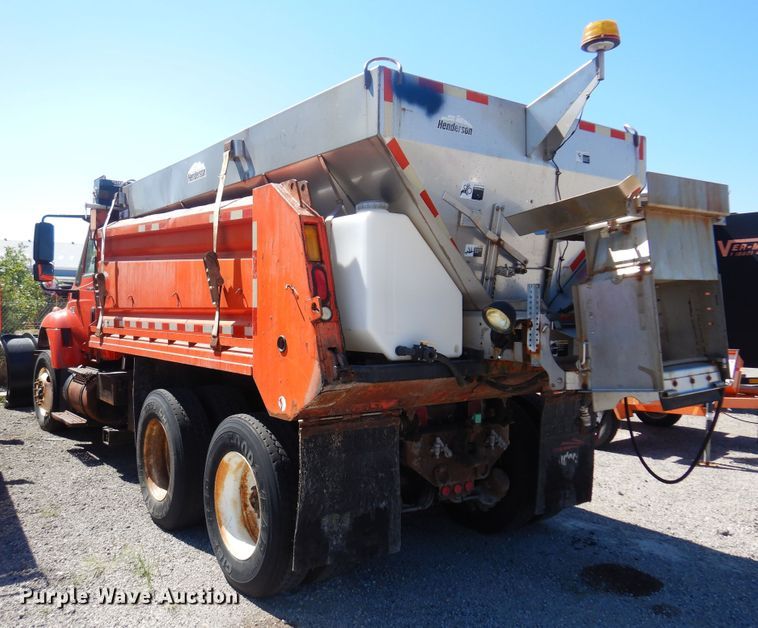 image for item JA9717 2005 International 7400  dump truck