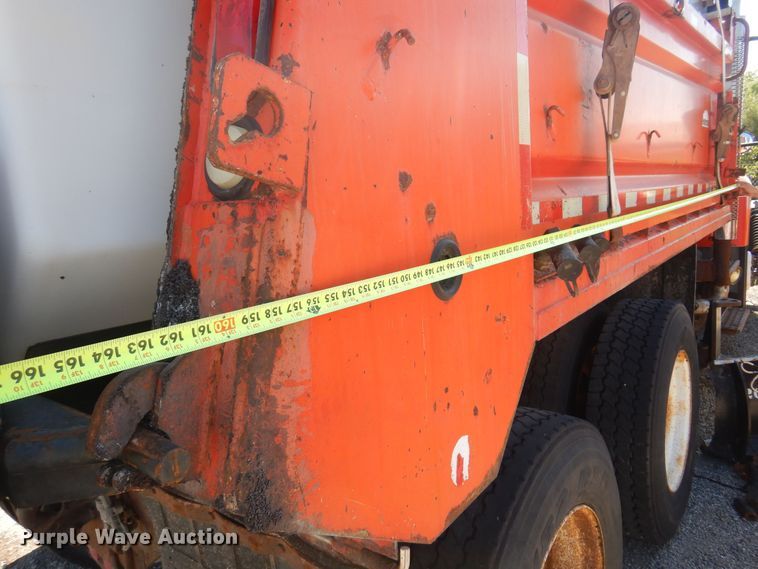 image for item JA9717 2005 International 7400  dump truck