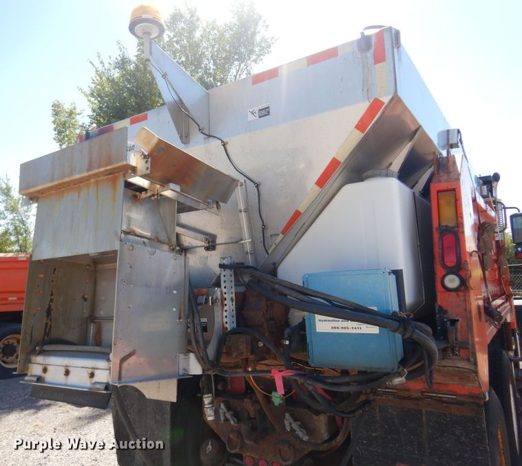 image for item JA9717 2005 International 7400  dump truck