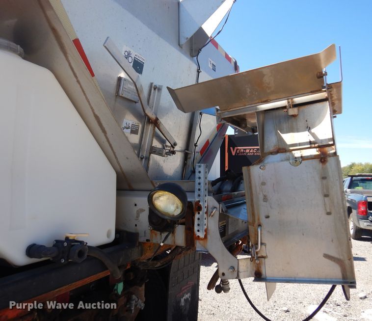 image for item JA9717 2005 International 7400  dump truck