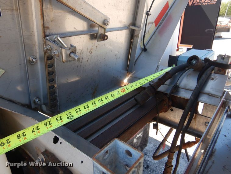 image for item JA9717 2005 International 7400  dump truck