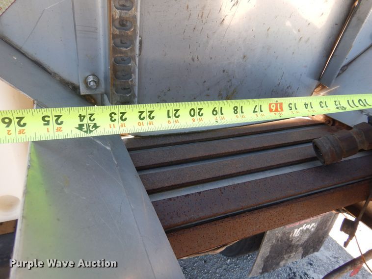 image for item JA9717 2005 International 7400  dump truck