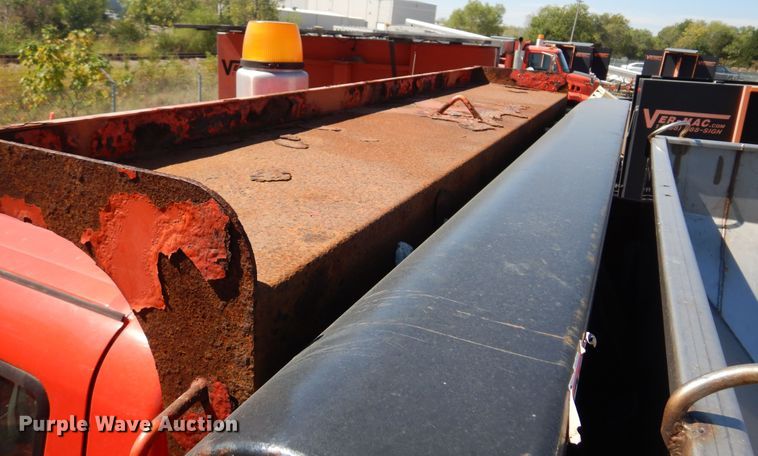 image for item JA9717 2005 International 7400  dump truck