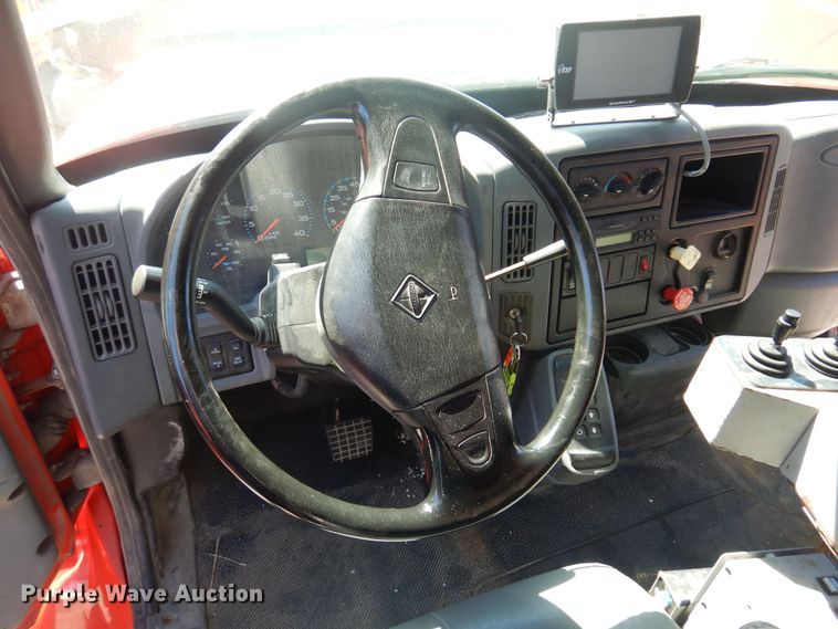 image for item JA9717 2005 International 7400  dump truck