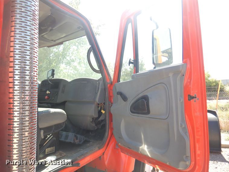 image for item JA9717 2005 International 7400  dump truck