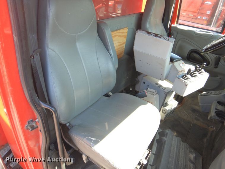 image for item JA9717 2005 International 7400  dump truck