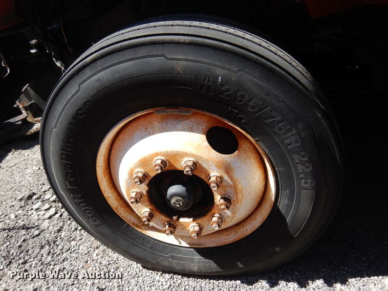 image for item JA9717 2005 International 7400  dump truck