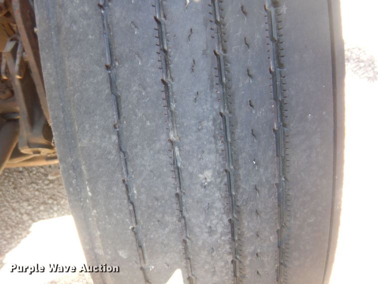 image for item JA9717 2005 International 7400  dump truck