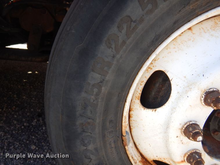 image for item JA9717 2005 International 7400  dump truck