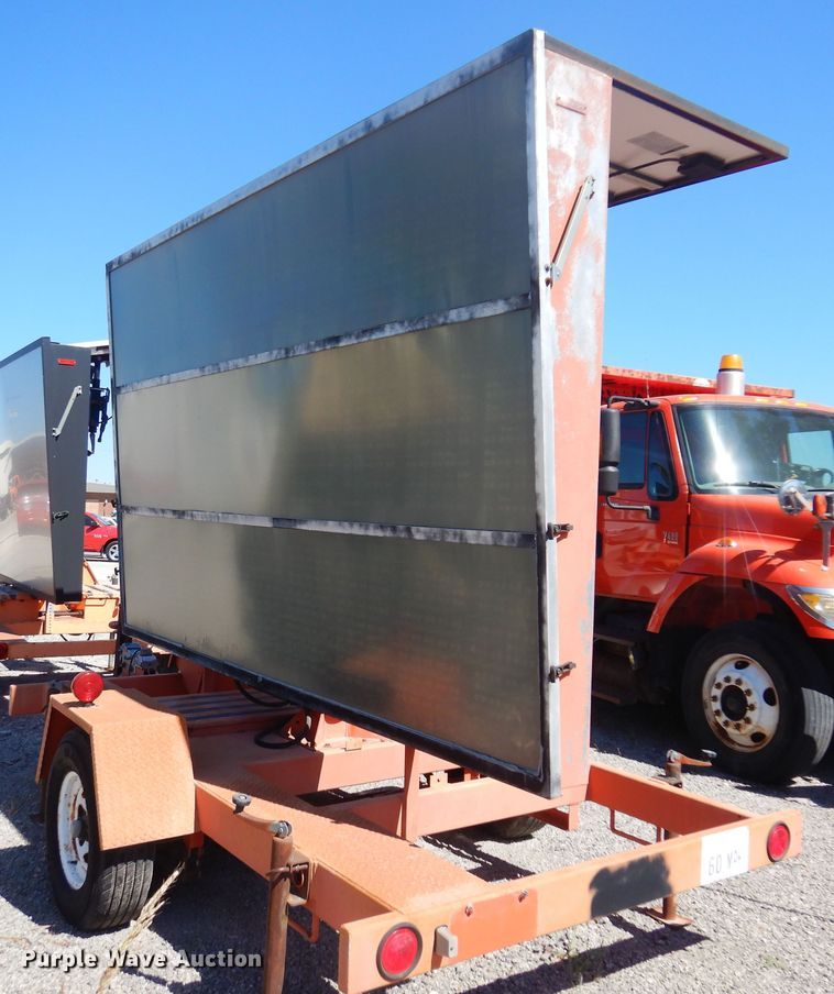 image for item JA9718 2004 Ver-Mac PCMS1210  message board trailer