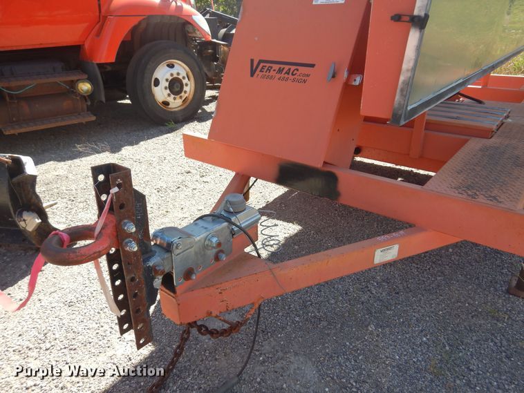 image for item JA9718 2004 Ver-Mac PCMS1210  message board trailer