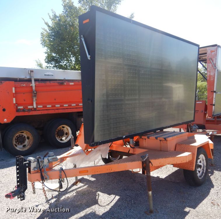 image for item JA9719 2007 Ver-Mac PCMS1210  message board trailer