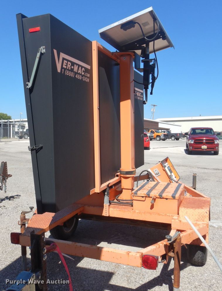 image for item JA9719 2007 Ver-Mac PCMS1210  message board trailer