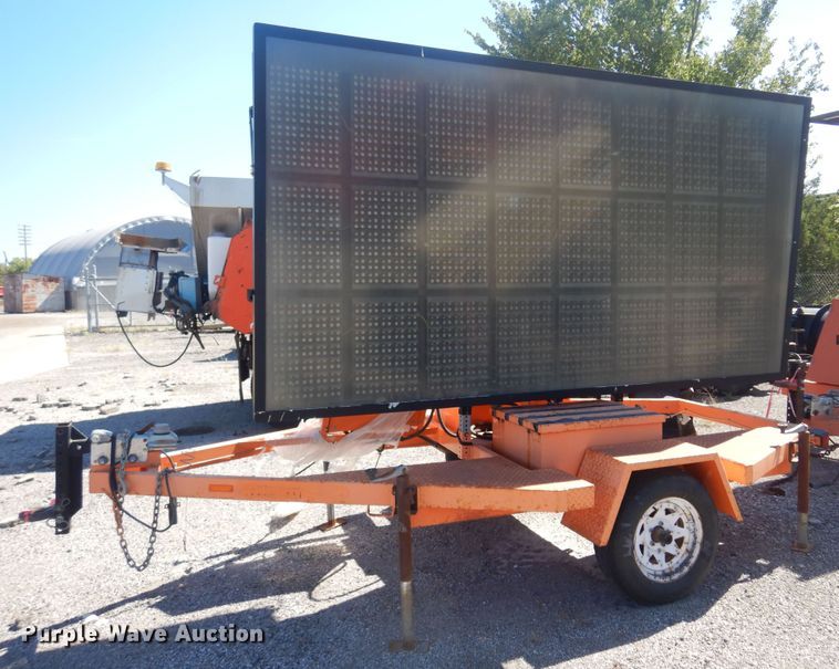 image for item JA9719 2007 Ver-Mac PCMS1210  message board trailer