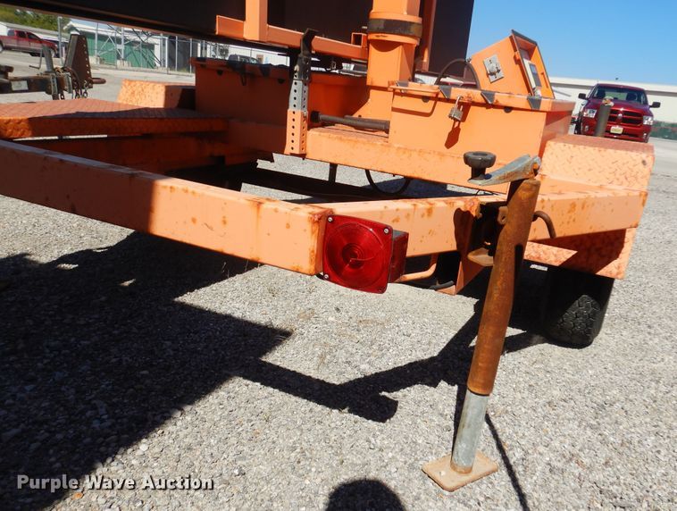 image for item JA9719 2007 Ver-Mac PCMS1210  message board trailer