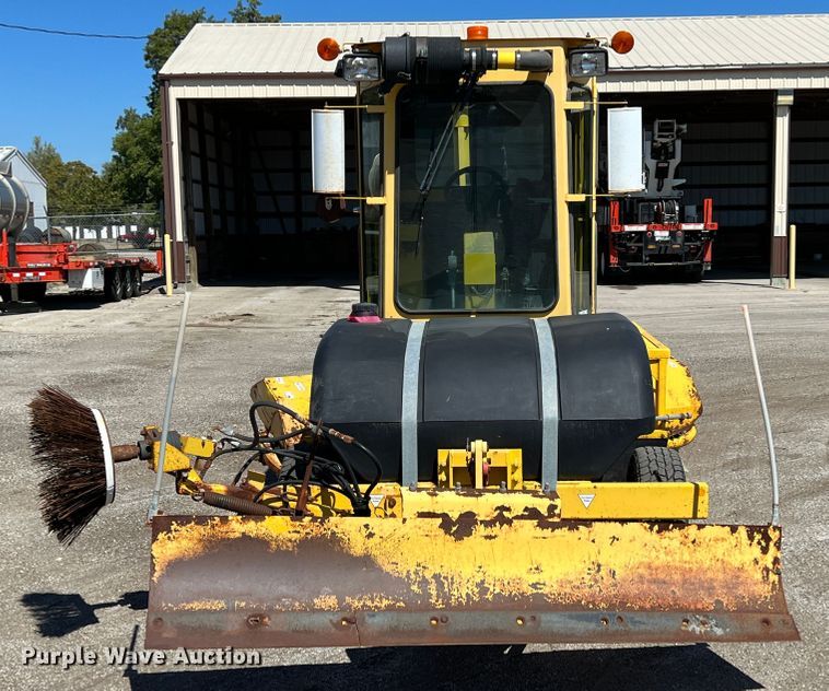 image for item JA9722 2007 Superior DT80CT  broom