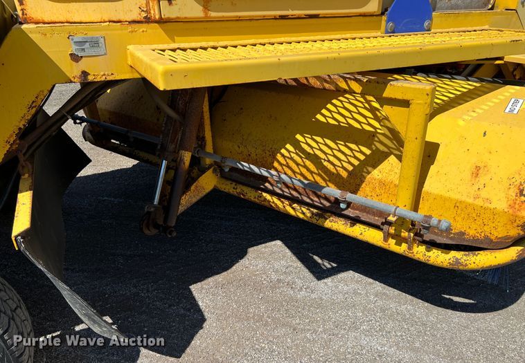 image for item JA9722 2007 Superior DT80CT  broom