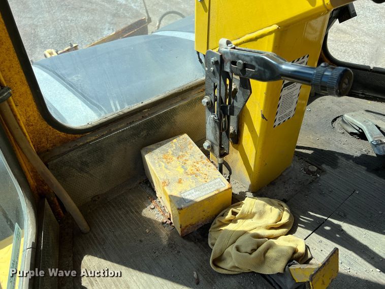 image for item JA9722 2007 Superior DT80CT  broom