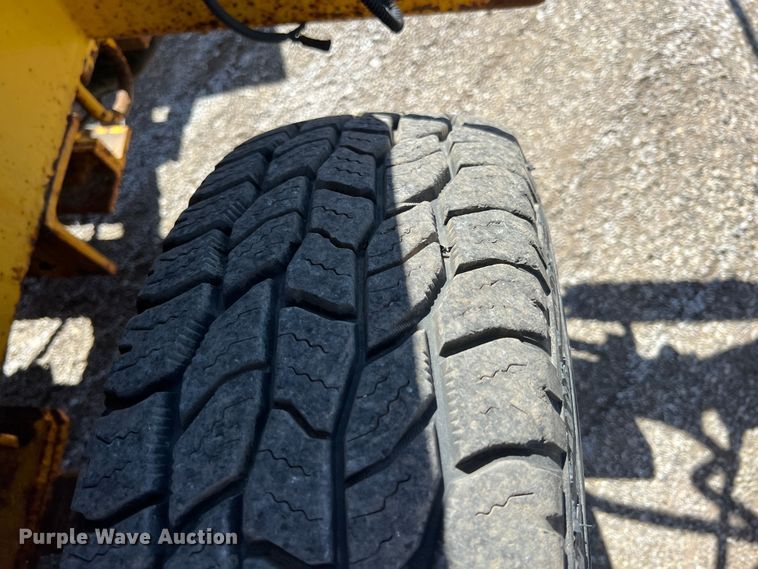 image for item JA9722 2007 Superior DT80CT  broom