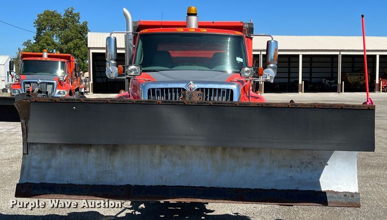image for item JA9723 2003 International 7500  dump truck
