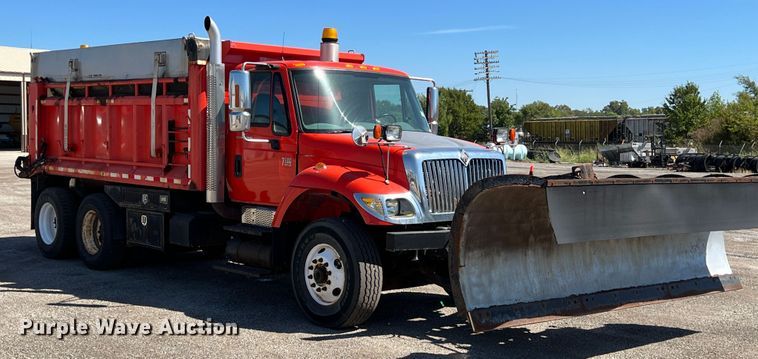 image for item JA9723 2003 International 7500  dump truck
