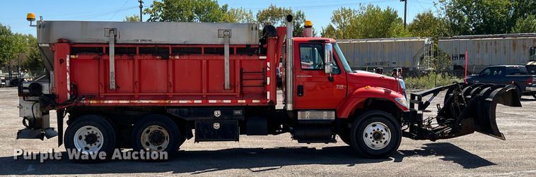 image for item JA9723 2003 International 7500  dump truck