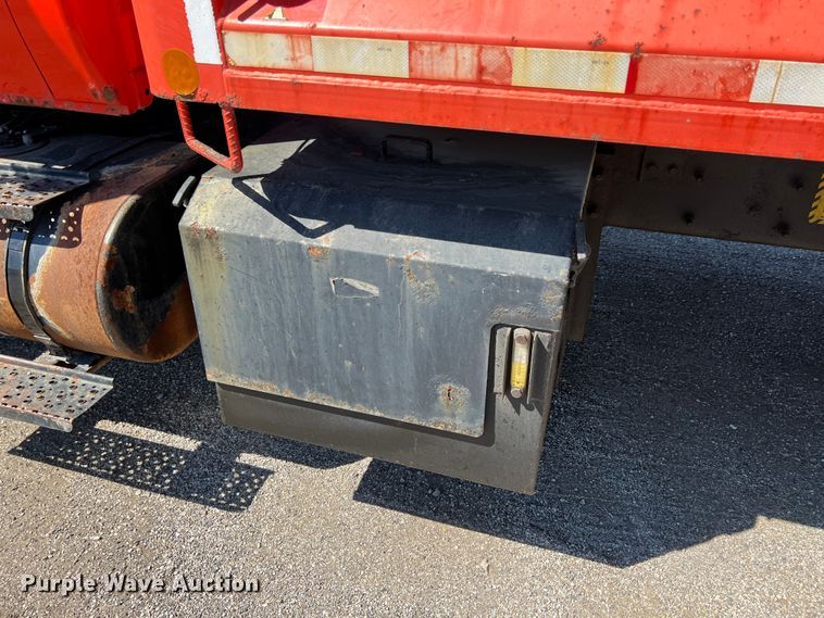 image for item JA9723 2003 International 7500  dump truck