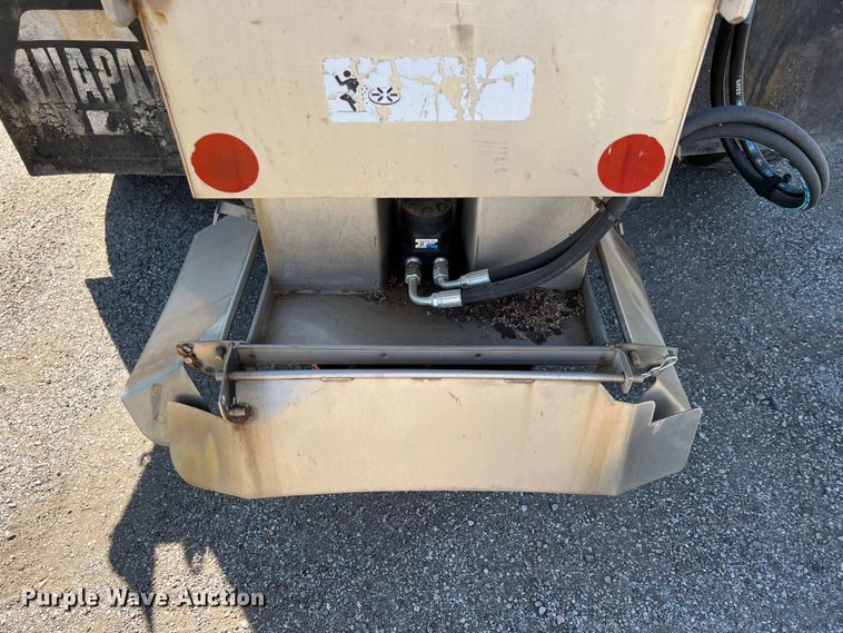 image for item JA9723 2003 International 7500  dump truck