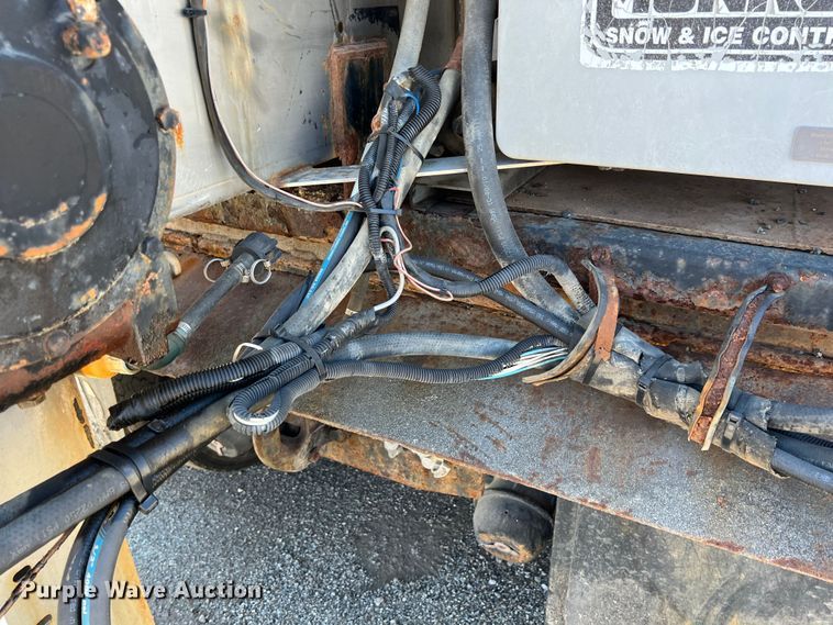 image for item JA9723 2003 International 7500  dump truck