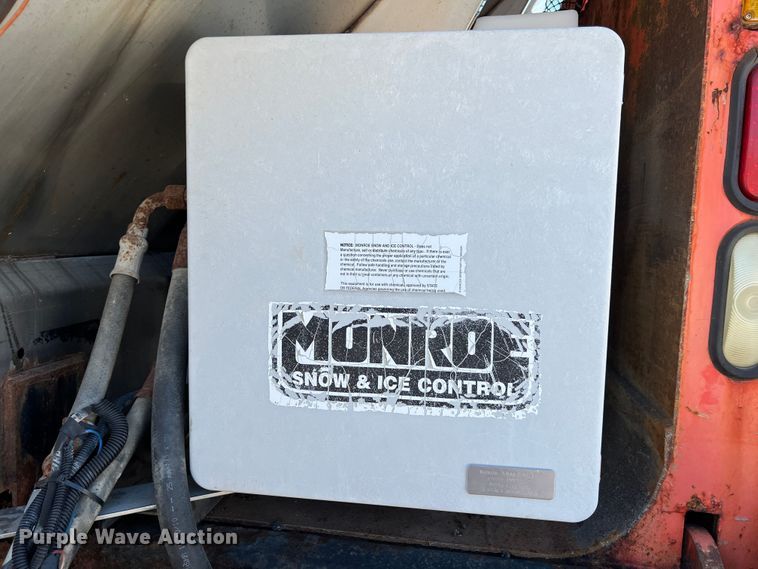 image for item JA9723 2003 International 7500  dump truck