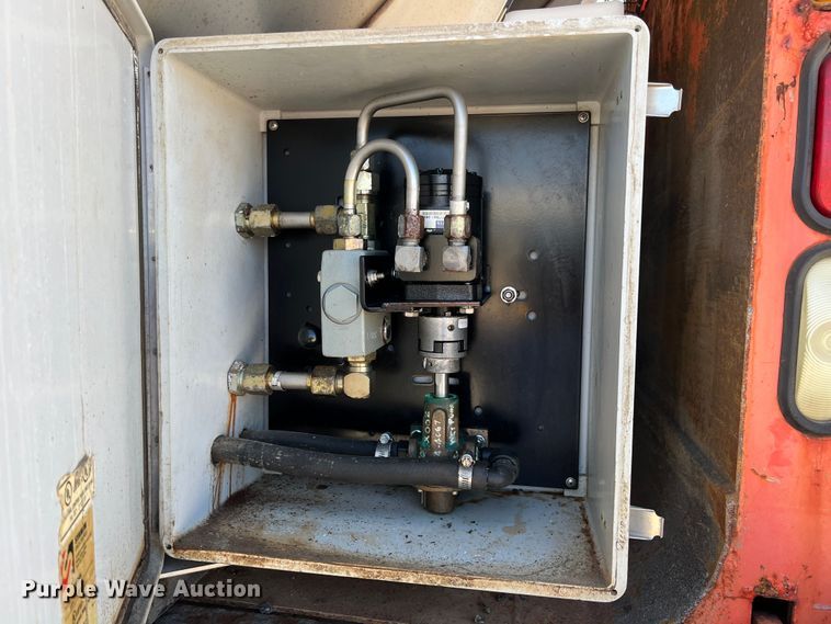 image for item JA9723 2003 International 7500  dump truck