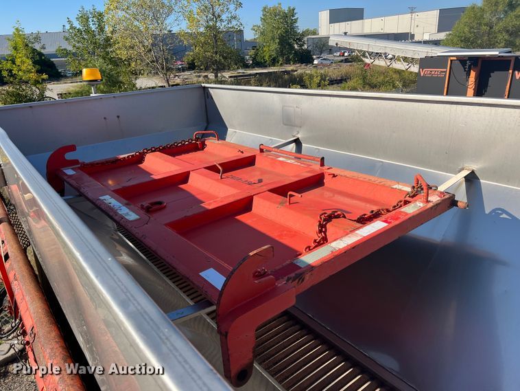 image for item JA9723 2003 International 7500  dump truck