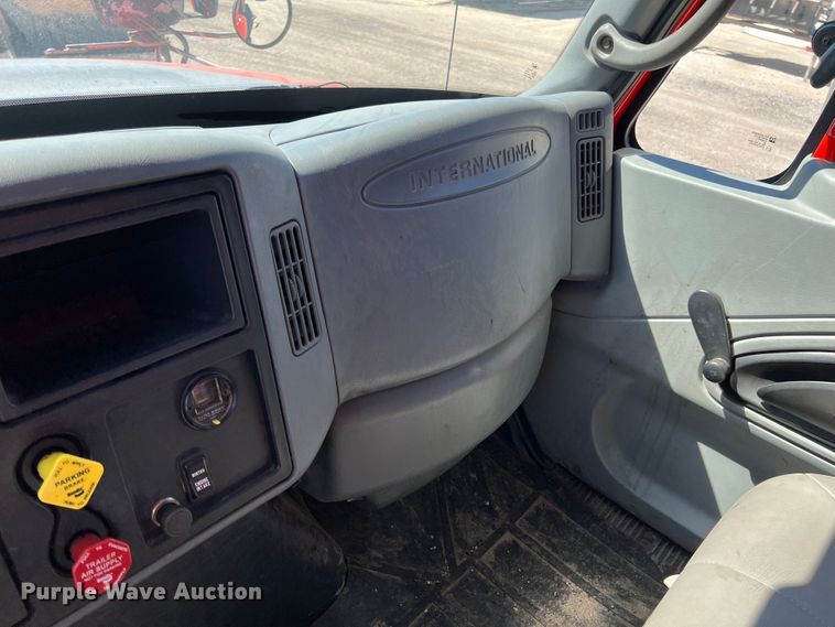 image for item JA9723 2003 International 7500  dump truck