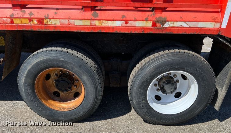 image for item JA9723 2003 International 7500  dump truck