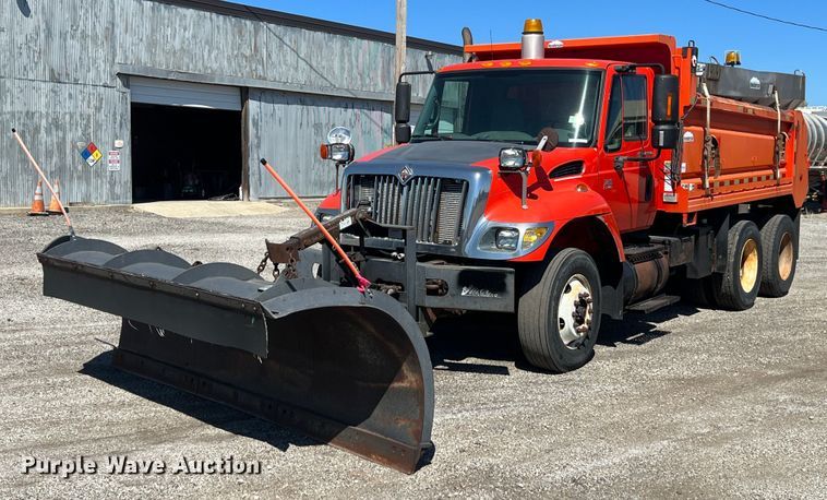 image for item JA9724 2005 International 7400  dump truck