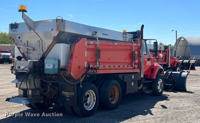 image for item JA9724 2005 International 7400  dump truck