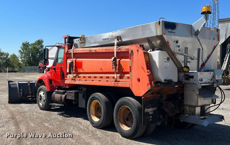 image for item JA9724 2005 International 7400  dump truck