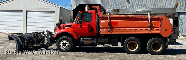 image for item JA9724 2005 International 7400  dump truck