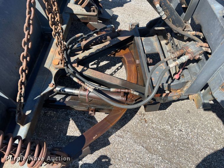 image for item JA9724 2005 International 7400  dump truck