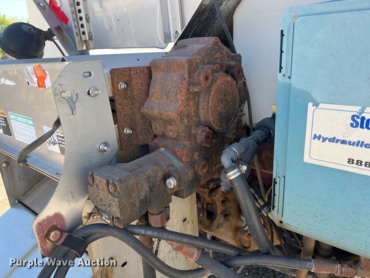 image for item JA9724 2005 International 7400  dump truck