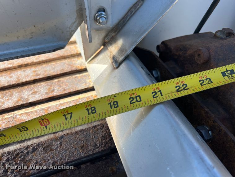 image for item JA9724 2005 International 7400  dump truck