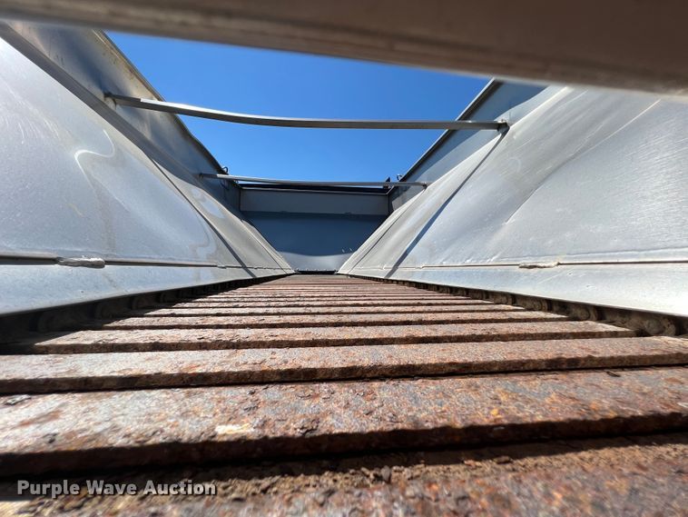 image for item JA9724 2005 International 7400  dump truck