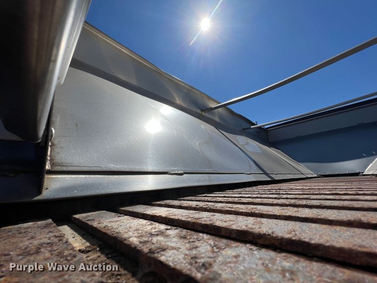 image for item JA9724 2005 International 7400  dump truck