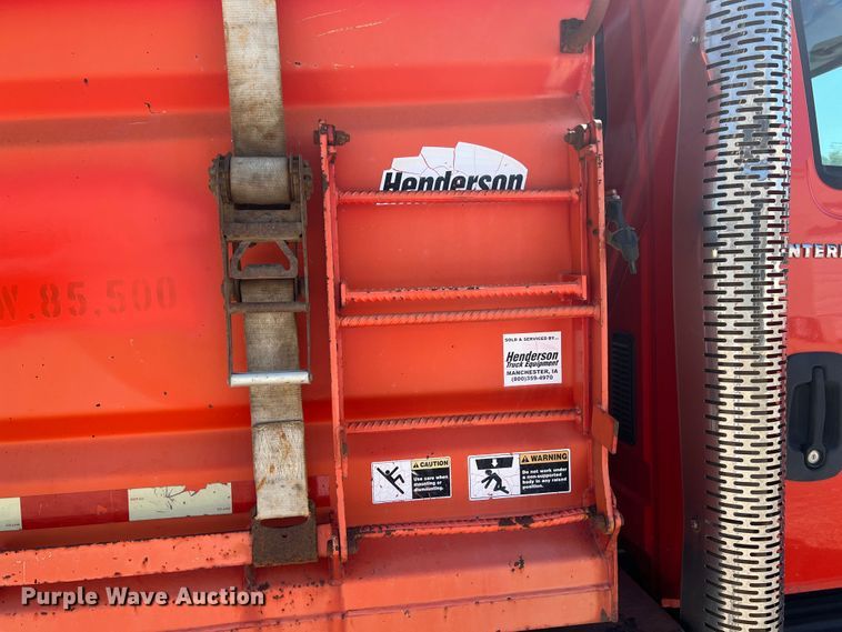 image for item JA9724 2005 International 7400  dump truck