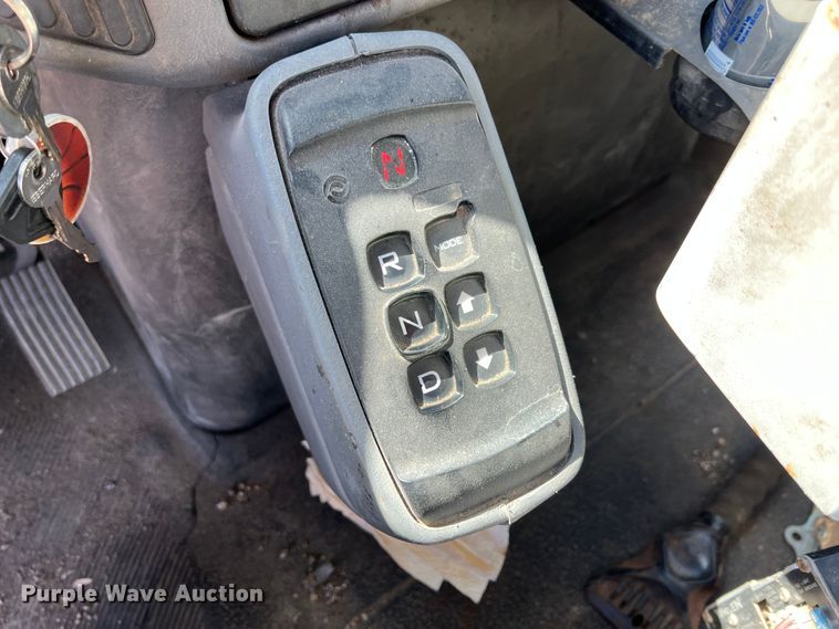 image for item JA9724 2005 International 7400  dump truck