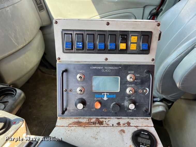 image for item JA9724 2005 International 7400  dump truck