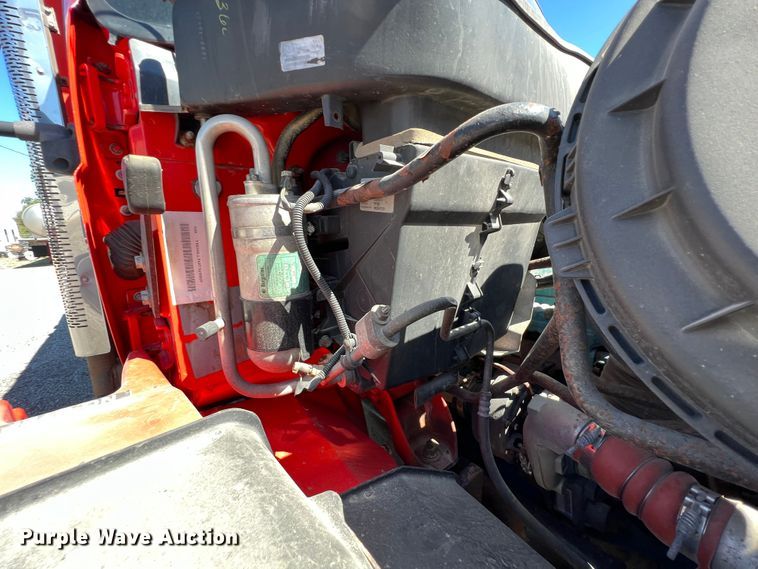 image for item JA9724 2005 International 7400  dump truck