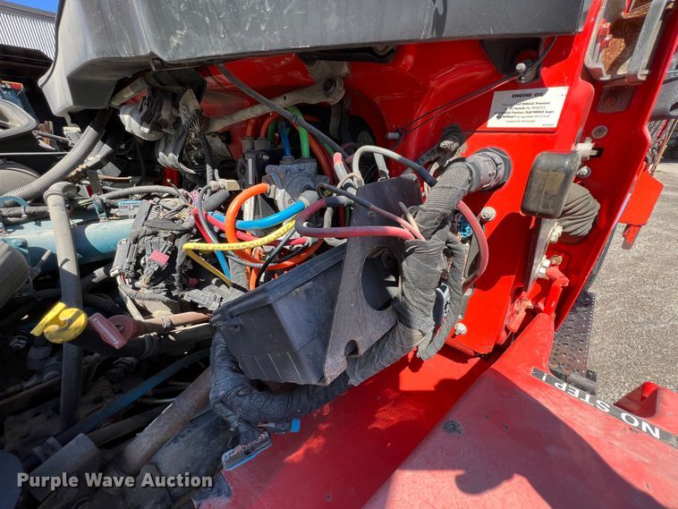 image for item JA9724 2005 International 7400  dump truck