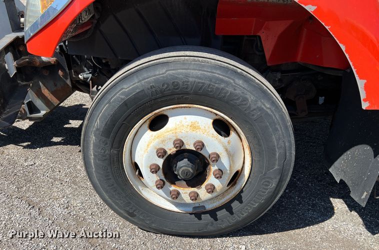 image for item JA9724 2005 International 7400  dump truck