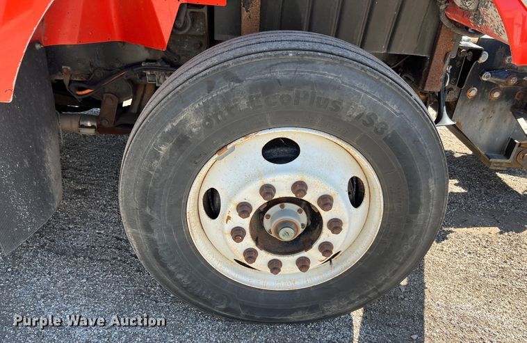 image for item JA9724 2005 International 7400  dump truck